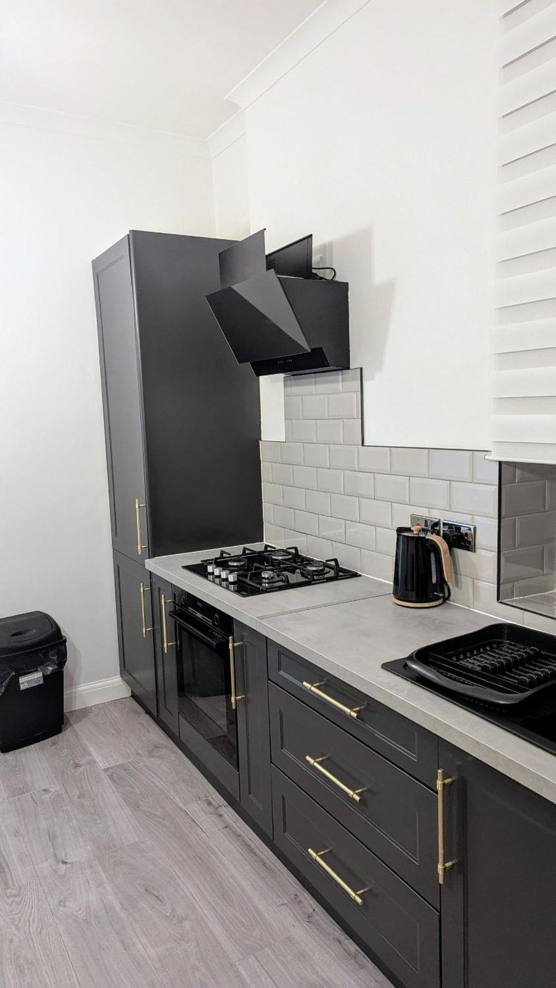 Luxury & Stylish Ground Floor 1bed Apartment, 5 Minutes Walk To Crystal Palace Train Station