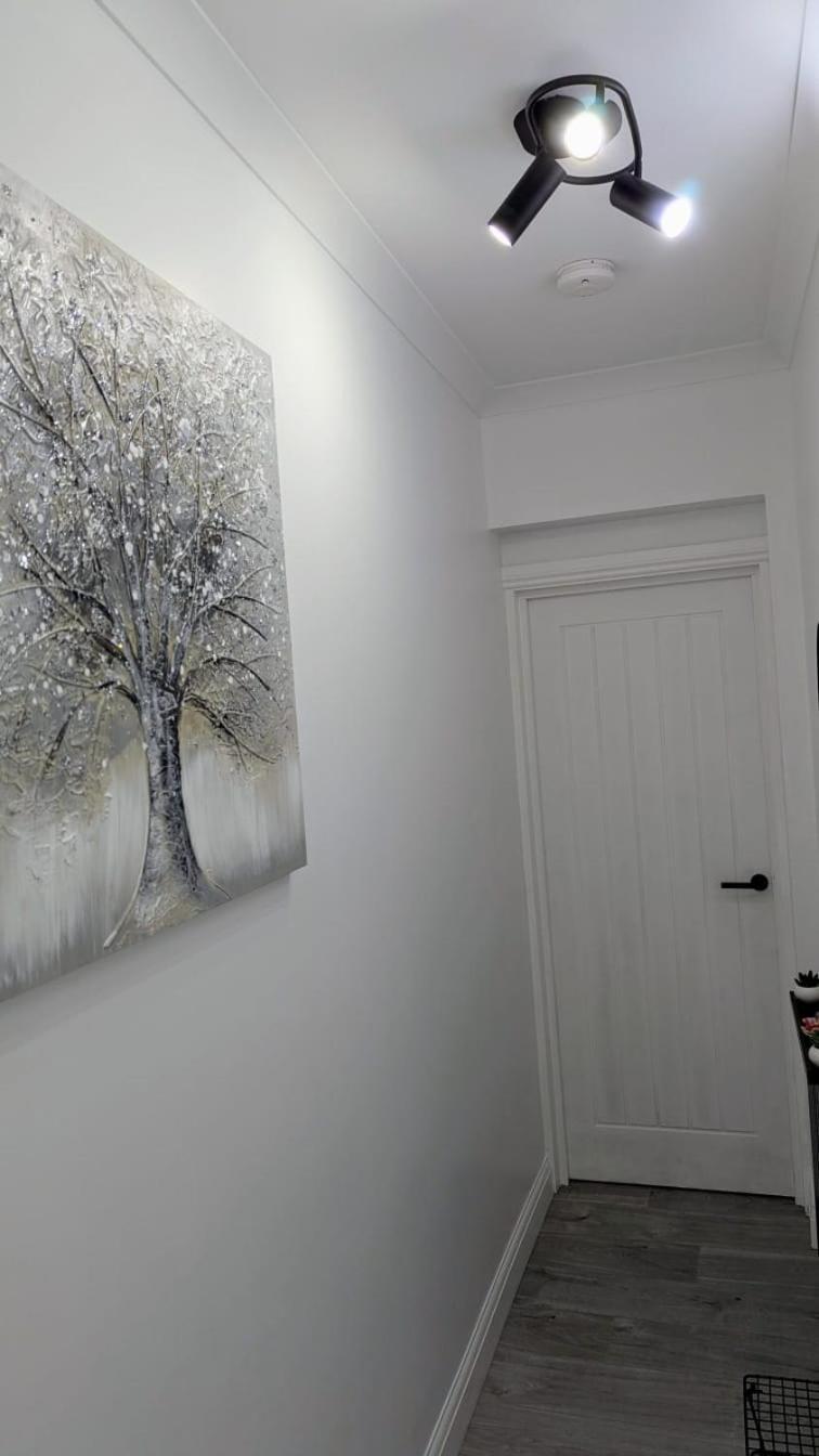 Luxury & Stylish Ground Floor 1bed Apartment, 5 Minutes Walk To Crystal Palace Train Station